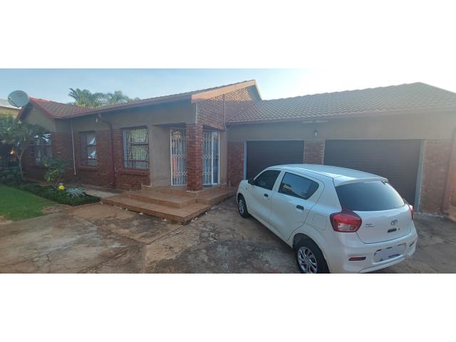 3 Bedroom House for sale in Chantelle