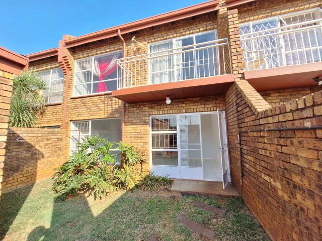 2 Bedroom Duplex for sale in Dorandia