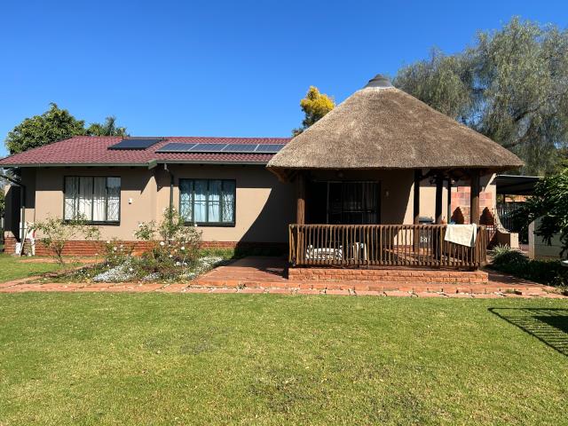 3 Bedroom House for sale in Hesteapark