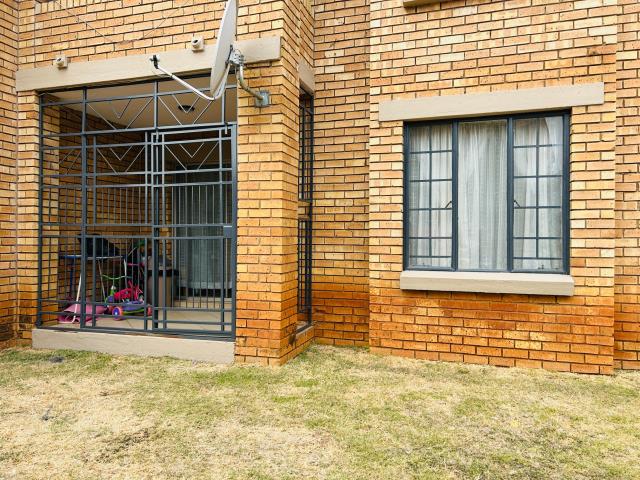 2 Bedroom Apartment for sale in Karenpark