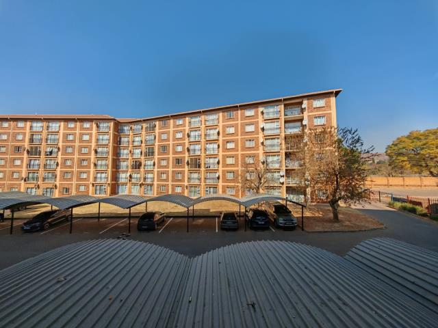 2 Bedroom House for sale in Karenpark