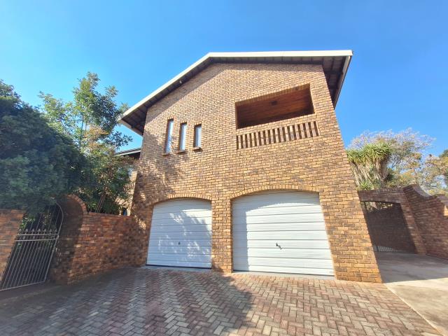 5 Bedroom House for sale in Amandasig