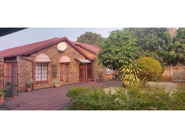 4 Bedroom House for sale in The Orchards