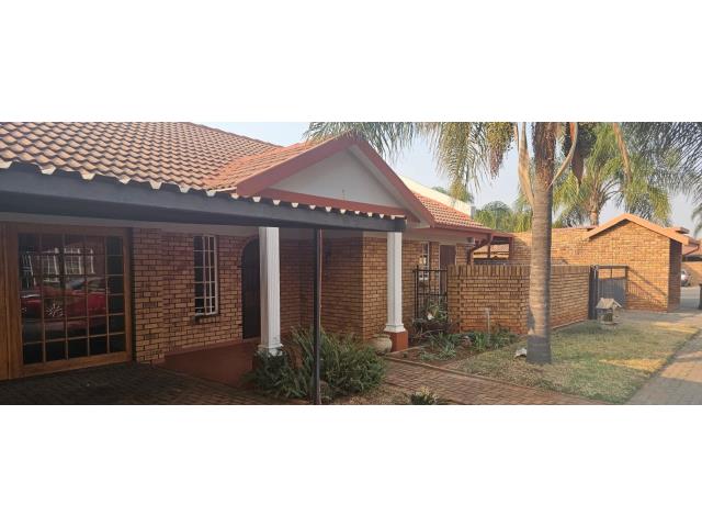 3 Bedroom House for sale in Theresapark