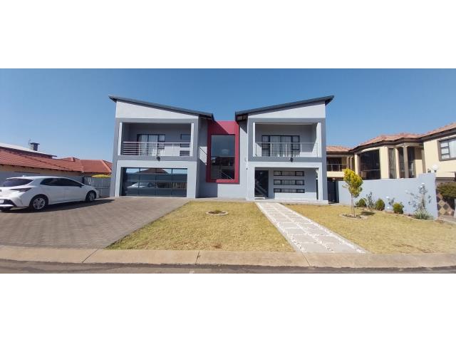 5 Bedroom House for sale in Theresapark