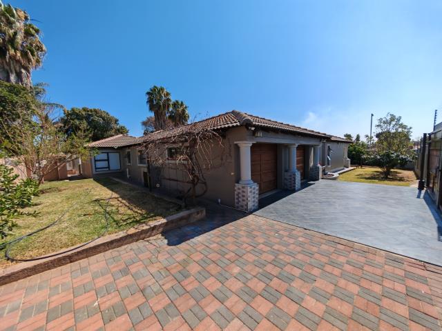 5 Bedroom House for sale in Theresapark