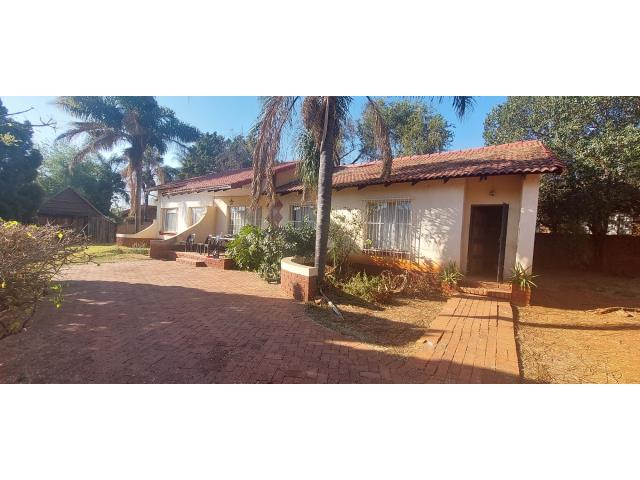 3 Bedroom House for sale in Chantelle