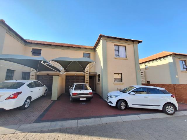 3 Bedroom Duplex for sale in Amandasig