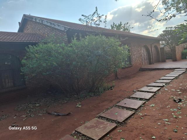 3 Bedroom House for sale in Clarina