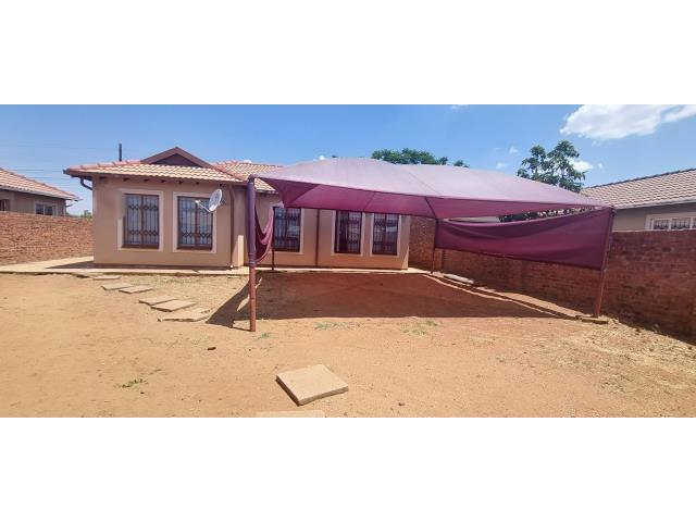 3 Bedroom House for sale in Rosslyn