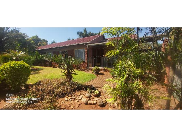 3 Bedroom House for sale in Theresapark