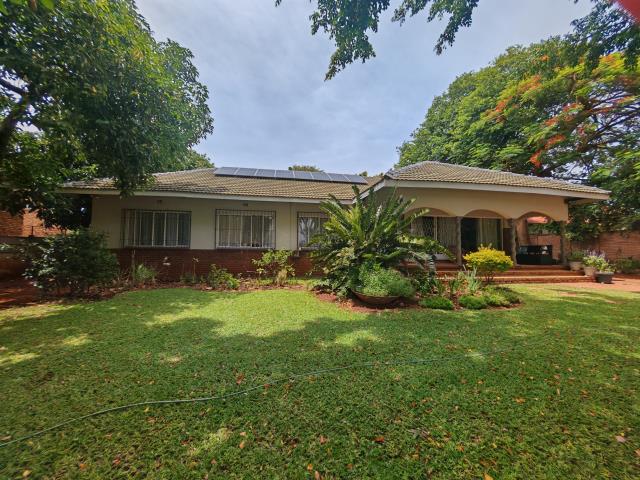 4 Bedroom House for sale in Dorandia