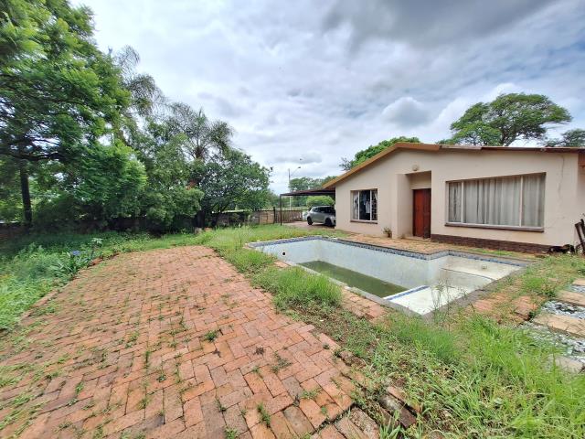 5 Bedroom House for sale in Tileba