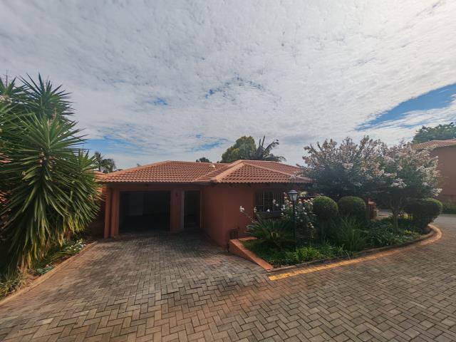 2 Bedroom House for sale in Florauna