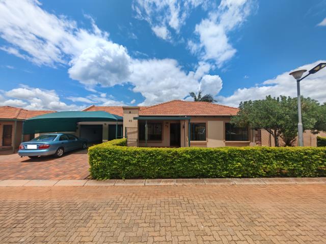 3 Bedroom House for sale in Hesteapark