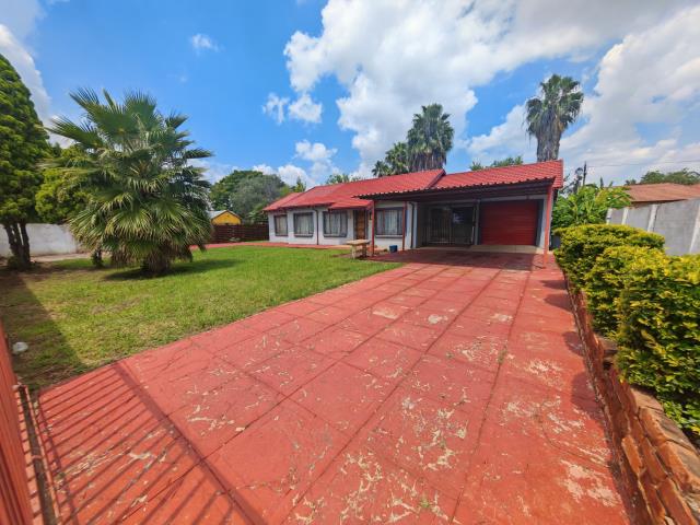 3 Bedroom House for sale in Theresapark