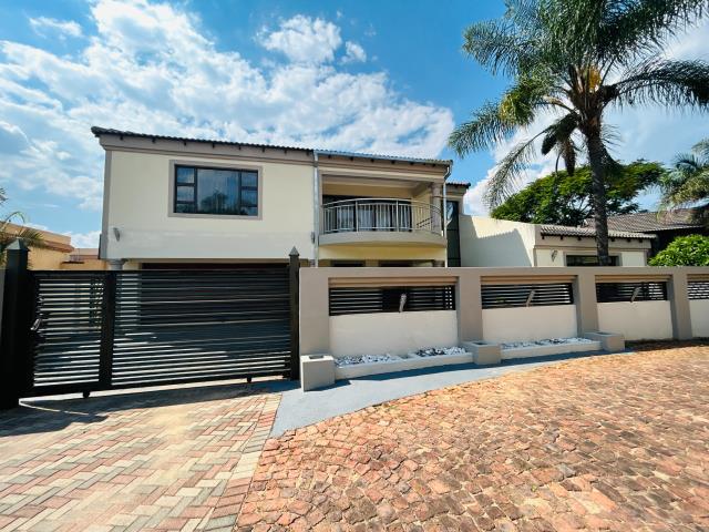 5 Bedroom House for sale in Ninapark