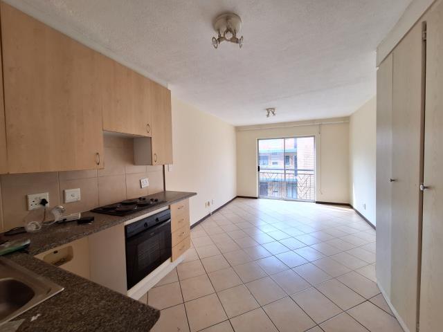 Bachelor apartment for sale in Wonderpark Estate