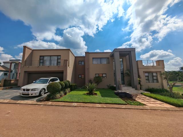 5 Bedroom House for sale in Amandasig