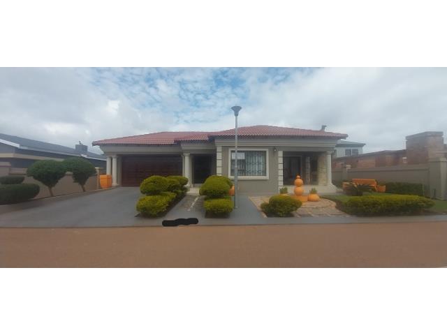 4 Bedroom House for sale in The Orchards