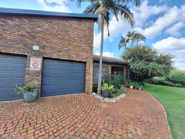 4 Bedroom House for sale in Ninapark