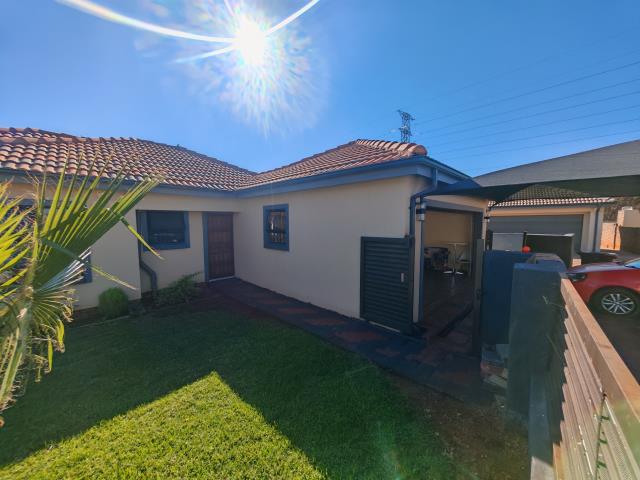 3 Bedroom House for sale in Hesteapark