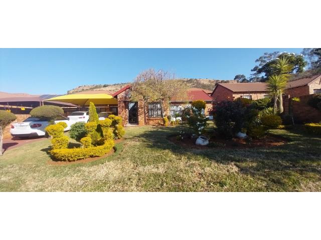 4 Bedroom House for sale in Amandasig