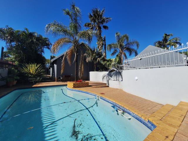 4 Bedroom House for sale in Theresapark