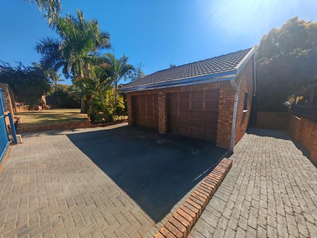 4 Bedroom House for sale in Amandasig