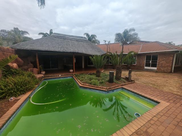 4 Bedroom House for sale in Ninapark