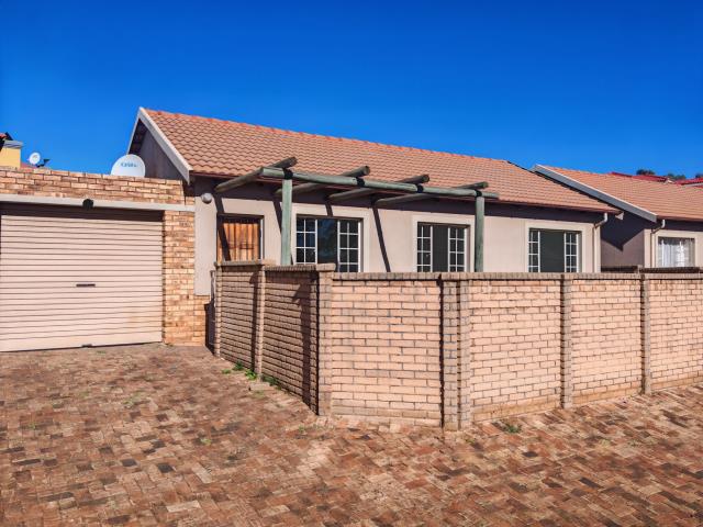 3 Bedroom House for sale in Amandasig