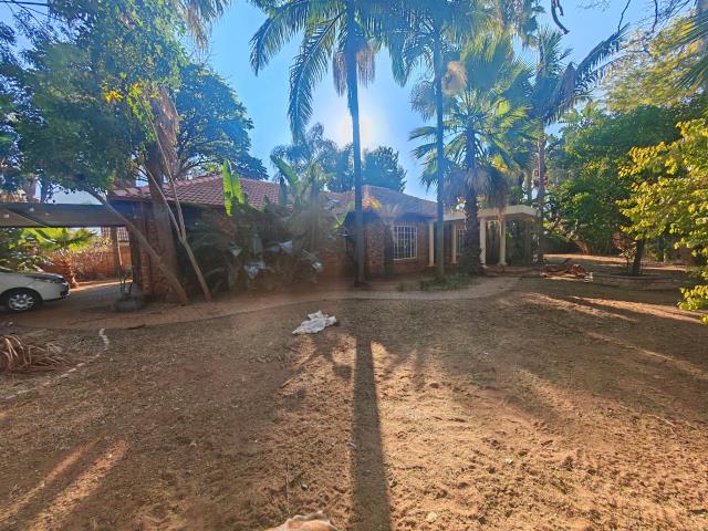 3 Bedroom House for sale in Dorandia