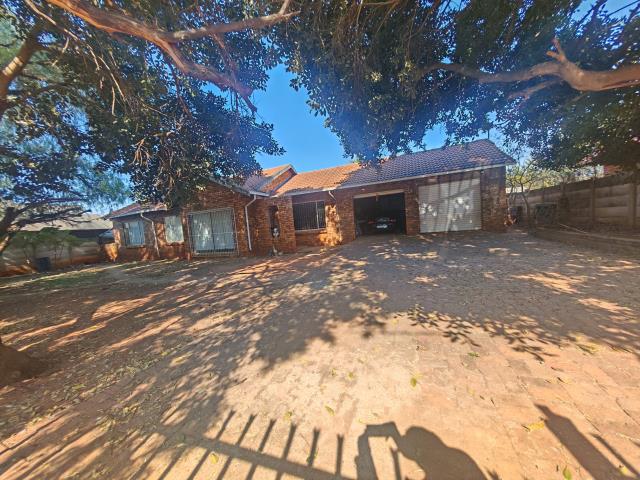 3 Bedroom House for sale in Hesteapark