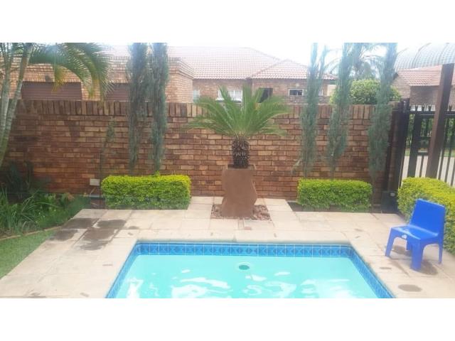 2 Bedroom House for sale in Theresapark