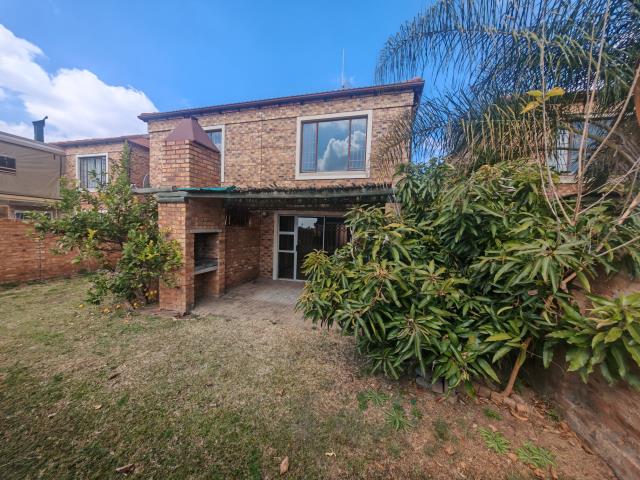 4 Bedroom House for sale in Theresapark