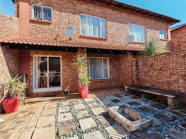 3 Bedroom House for sale in Clarina