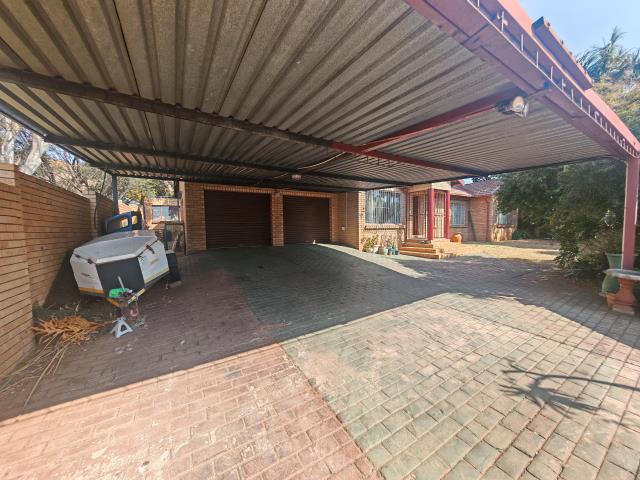 3 Bedroom House for sale in Ninapark