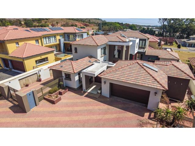 5 Bedroom House for sale in Amandasig