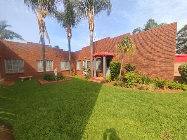 5 Bedroom House for sale in Amandasig