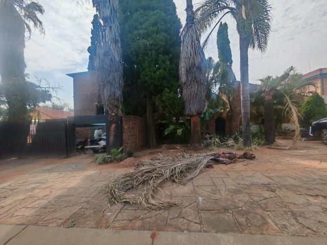 25 Bedroom House for sale in Amandasig