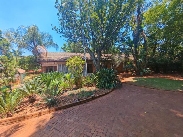 4 Bedroom House for sale in Florauna