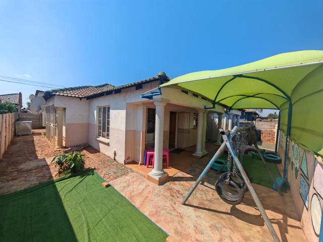 4 Bedroom House for sale in The Orchards