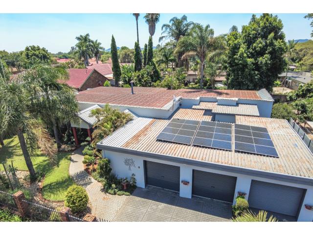 4 Bedroom House for sale in Dorandia