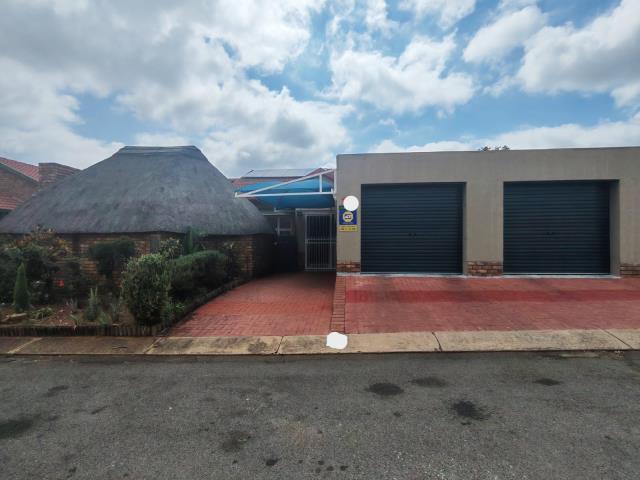 2 Bedroom House for sale in Ninapark