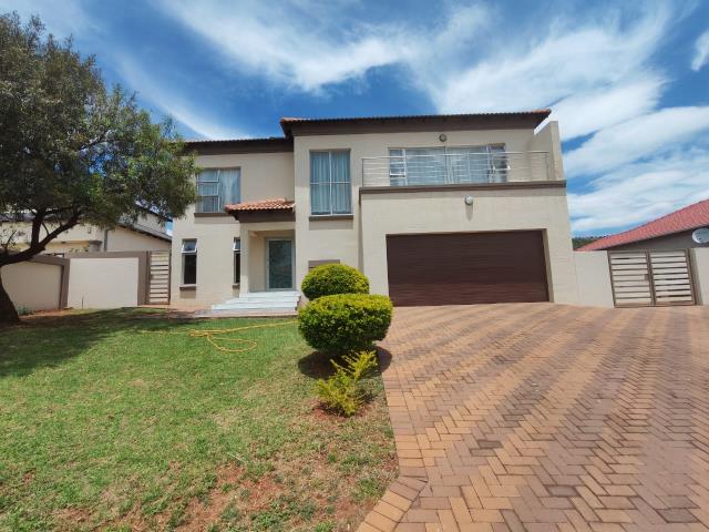 4 Bedroom House for sale in Amandasig