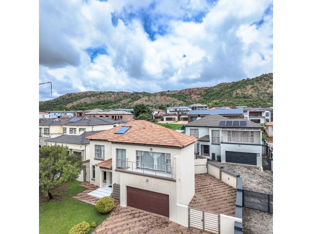 4 Bedroom House for sale in Amandasig