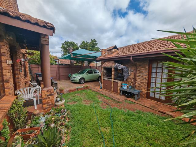 2 Bedroom House for sale in Theresapark