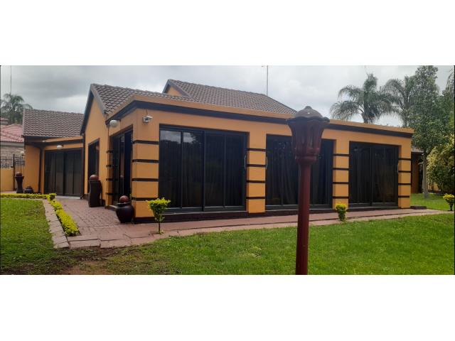 4 Bedroom House for sale in Amandasig