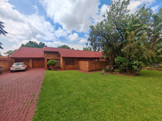 5 Bedroom House for sale in The Orchards