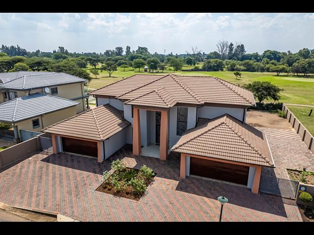 4 Bedroom House for sale in Theresapark